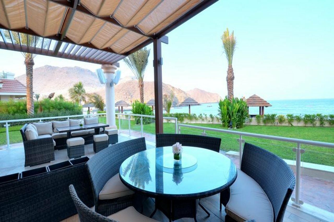 Oceanic Khorfakkan Resort&Spa Khor Fakkan Exterior foto